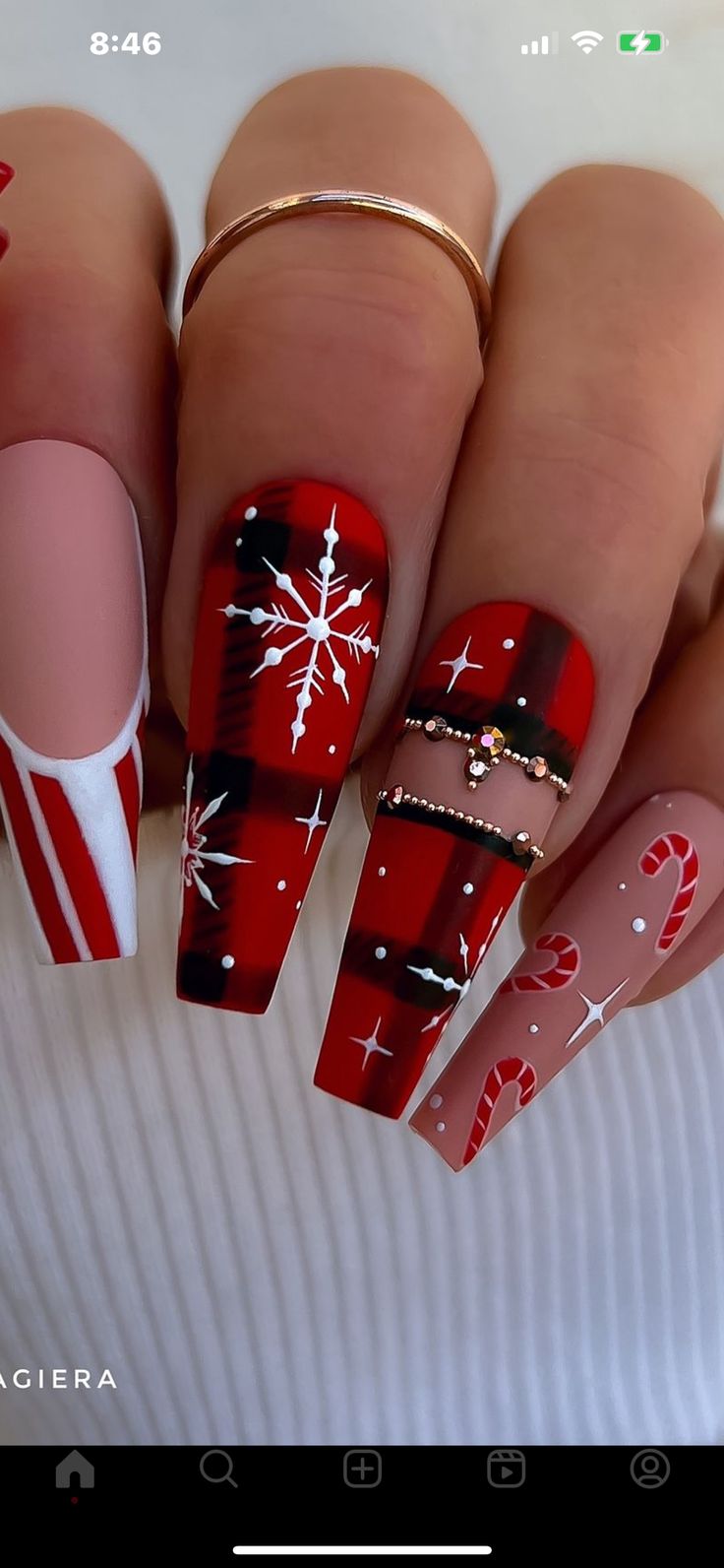 Red Christmas Sweater Nails, Nail Art Noel, Unghie Sfumate, Unghie Nail Art, Plaid Nails, Cute Christmas Nails, Christmas Nail Art Designs, Christmas Nails Acrylic, Coffin Nails Long