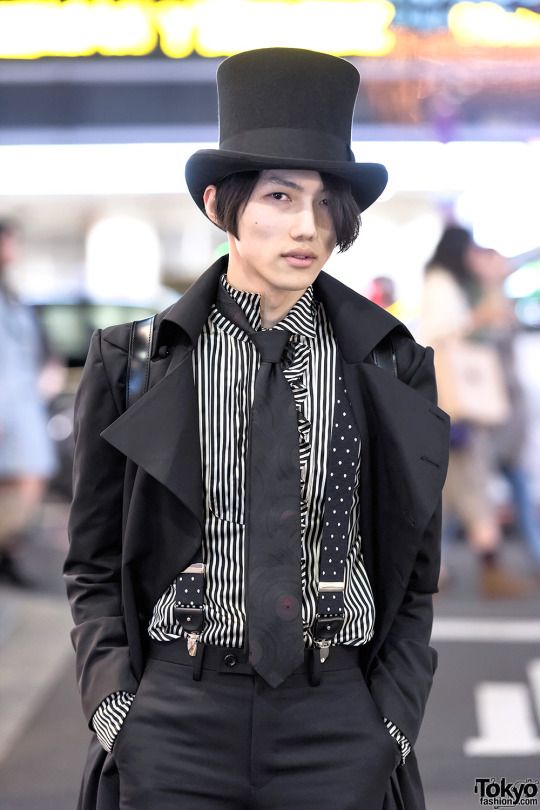 Male gothic lolita Japanese Goth Fashion, Goth Fashion Men, Goth Harajuku, Takeo Kikuchi, Gothic Men, Tokyo Fashion, Japanese Street Fashion, Student Fashion, Goth Outfits