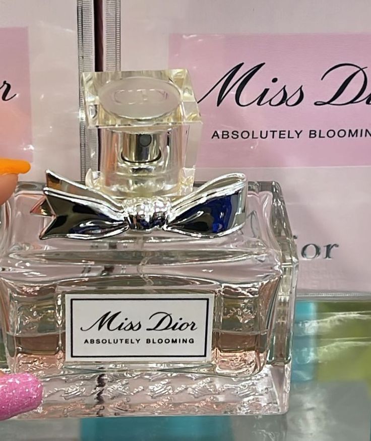 miss dior absolutely blooming perfume pink aesthetic bow sparkle nails Miss Dior Absolutely Blooming Aesthetic, Miss Dior Perfume Absolutely Blooming, Perfume Pink Aesthetic, Pink Aesthetic Bow, Elisa Core, Miss Dior Absolutely Blooming, Dior Absolutely Blooming, Absolutely Blooming, Aesthetic Bow