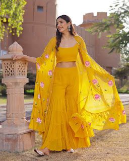 Outfit For Haldi Function, Women Sharara, Cape Sharara, Wedding Wear Pakistani, Haldi Outfits, Haldi Outfit, Long Tunic Dress, Sharara Suits, Western Wear Dresses