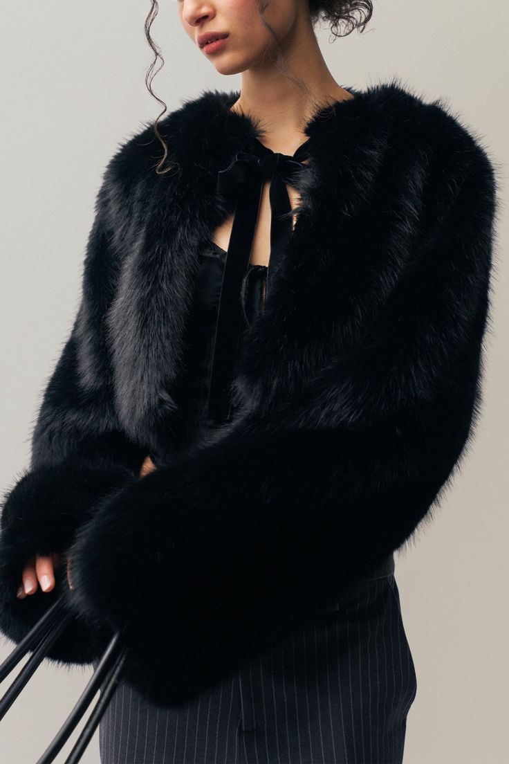 Fancy Dress With Jacket, Cropped Fur Coat Outfit, Black Faux Fur Coat Outfits, Black Fur Coat Outfit, Fur Coat Outfits, Faux Fur Coats Outfit, Cropped Fur Jacket, Cropped Faux Fur Coat, Fur Coat Outfit