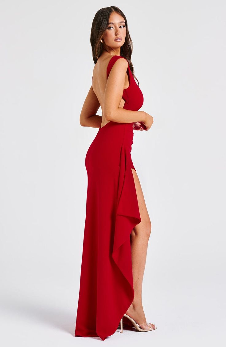 Pandora is all about the sleek glamour, cut from our ultra luxe stretch crepe to hug the body for a super cinched, curve defining fit. With a high, wide boat neckline, this maxi is complete with a super low scoop back, pleats to the waist and a drape detail thigh high split. Style yours with a messy knot, heeled mules and a chic mini bag. 



Colour: Red.

Premium stretch crepe fabric.

Fully lined.

High, wide boat neckline.

Pleats on waist.

Super low scoop back.

Drape detail thigh high spli Homecoming Dresses Corset, Midi Dress Wedding Guest, Split Long Dress, Backless Evening Dress, Marine Uniform, Maxi Dress Sale, Bodycon Maxi Dresses, Sparkle Dress, Backless Maxi Dresses