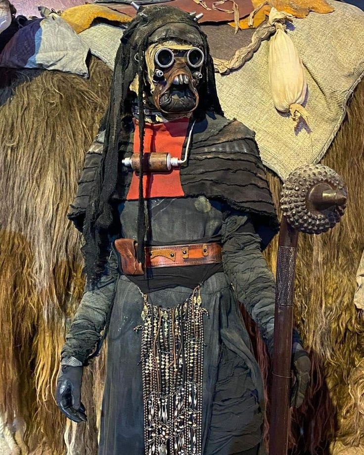 Warrior Tusken from Book of Boba Fett Tusken Raider Art, Tusken Raider Costume, Star Wars Tusken Raider, Boba Fett Cosplay, Samurai Boba Fett Art, Boba Fett Temuera Morrison, Book Of Boba Fett Concept Art, The Book Of Boba Fett Poster, Tusken Raider