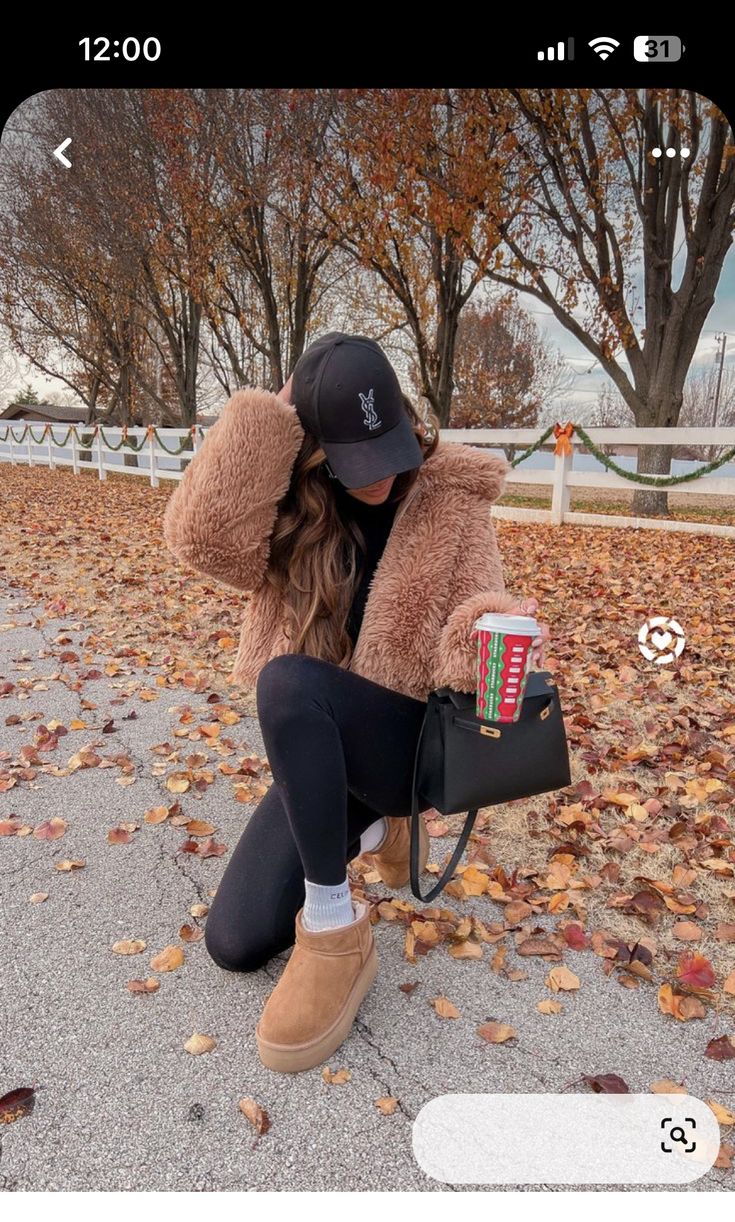 Platform Ugg Outfit, Ugg Ultra Mini Outfit, Ultra Mini Uggs Outfit, Platform Outfits, Mini Uggs Outfit, Platform Boots Outfit, Platform Outfit, Emily Ann Gemma, Faux Fur Outfit