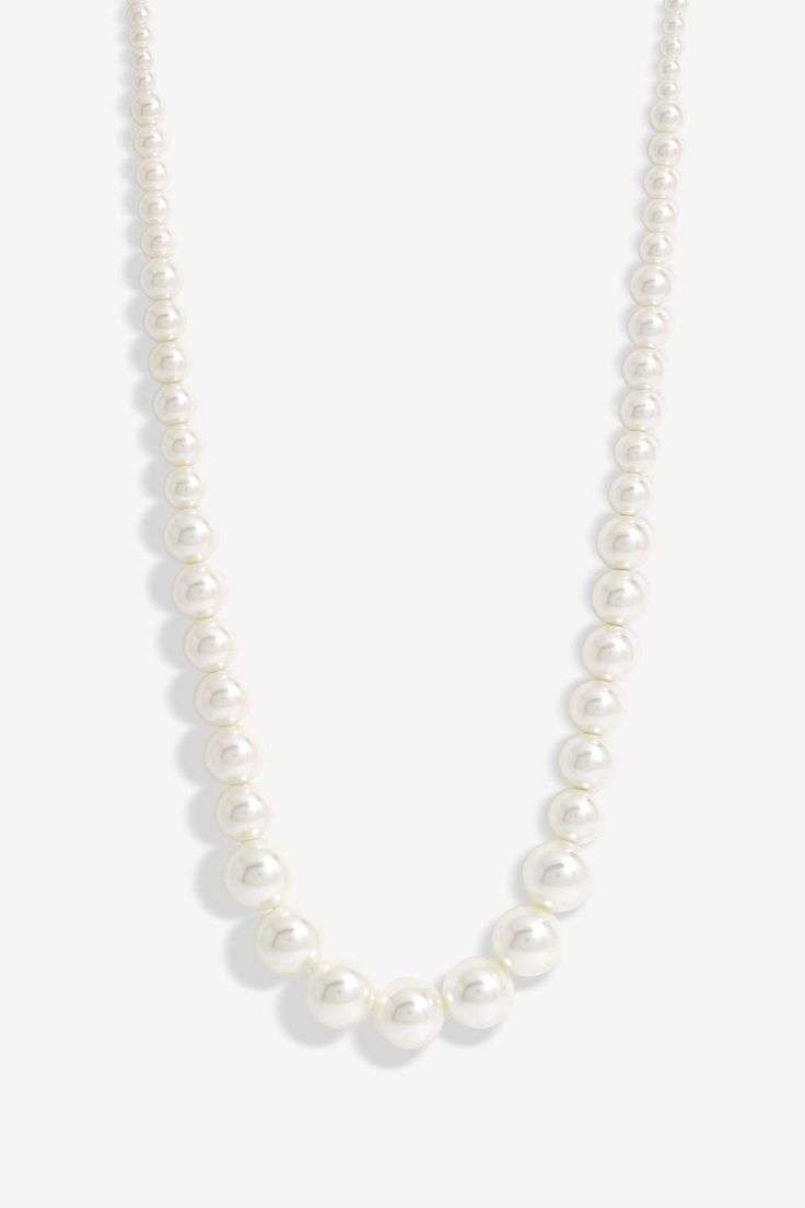 Our Jon Richard Graduated Pearl Necklace is a must-have in your jewellery box this season. Embellished with pretty pearls, this piece is the perfect accessory to complete any look, day or night. Graduated Pearl Necklace, Wrap Dress Wedding Guest, Large Pearl Necklace, Velvet Dress Casual, Occasion Dresses Wedding, Oasis Fashion, Floral Shirt Dress, Pierced Jewelry, Makeup Gift