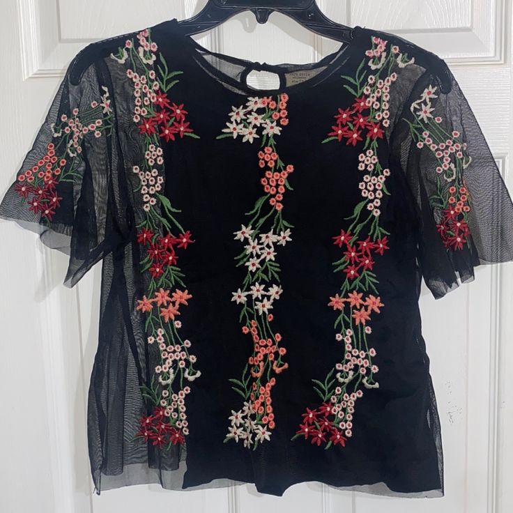 New With Tags! Beautiful Flower Embroider Details Cute Black Party Tops, Cute Black Shirt For Spring, Cute Black T-shirt For Spring, Black Floral Print Short Sleeve Tops, Cute Short Sleeve Blouse For Party, Cute Short Sleeve Party Blouse, Zara Black Tops With Floral Embroidery, Spring Black T-shirt With Floral Print, Black Floral Print Crew Neck Tops