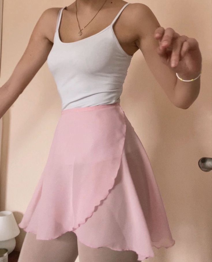 Ballet Uniform Aesthetic, Sophomore Aesthetic, Ballet Outfit Practice, Ballet Uniform, Ballet Core Aesthetic, Balletcore Aesthetic, Ballerina Core, Ballet Inspired Fashion, Ethereal Style