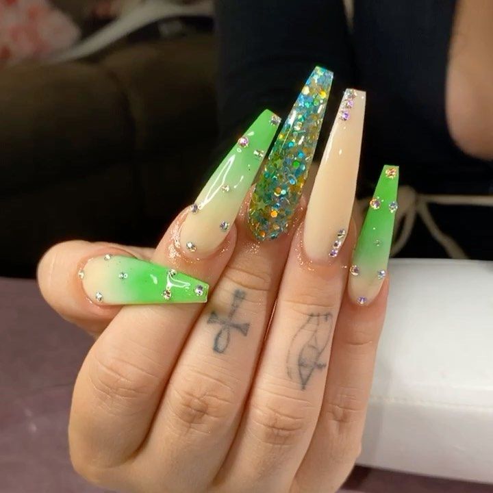 Did Lean Press/Nail You? 💅🏾 on Instagram: “It Ain’t Ya Birthday Unless Lean Freestyle On Ya Nail Set 🗣 . Custom Glow Green & Custom Glow Nude & Custom Glitter ✨. Book your next set…” Green And Black Long Nails, Glow In The Dark Nails Green, Long Neon Green Nails, Lime Green Nails With Rhinestones, Glow In The Dark Green Nails, Lime Green Nails With Design, Lime Green Prom Nails, Candy Apple Green Nails, Neon Green Acrylic Nails Coffin