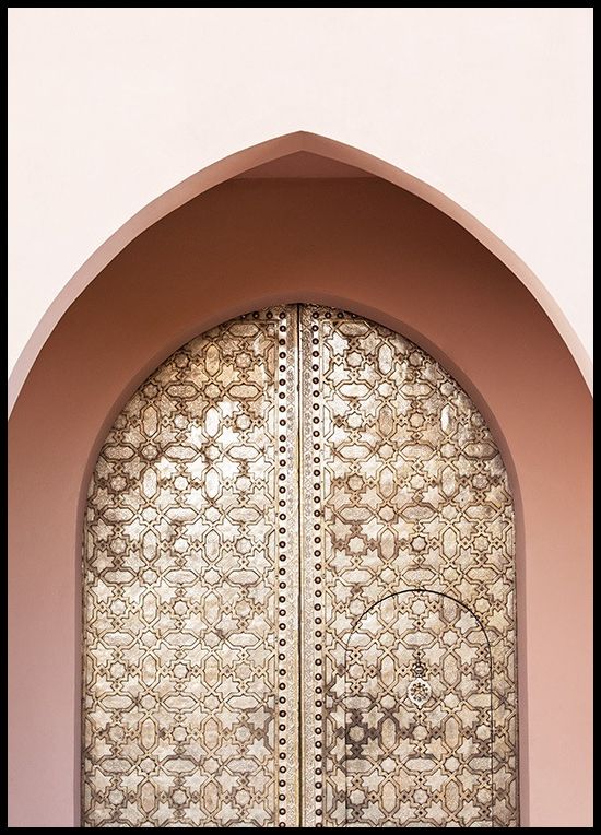 an intricately designed door is seen in this image