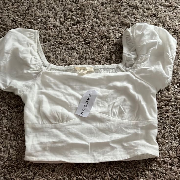 White Shirt It’s So Cute I Love It It Just Doesn’t Fit Me. Brand New With Tags On Green Halter Top, Button Crop Top, Quarter Zip Hoodie, Pacsun Tops, Blue Floral Blouse, Spaghetti Strap Top, Sweater Tank Top, Flower Tops, Bustier Top