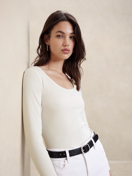 Ribbed Scoop-Neck Top | Banana Republic Factory Ribbed Scoop Neck Top With Relaxed Fit, Relaxed Fit Ribbed Scoop Neck Top, Casual Seamless Tops For Work, Effortless Scoop Neck Everyday Tops, Effortless Everyday Scoop Neck Tops, Scoop Neck Tops For Workwear, Casual Scoop Neck Top For Work, Top Banana, Banana Republic Factory