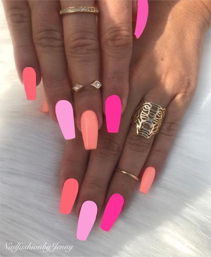 Neon Dip Nails Designs, Neon Dipped Nails Ideas, Pink Nails Ideas Summer, Neon Bright Nails, Short Square Acrylic Nails Summer Pink, Bright Colored Nail Designs, Dominican Republic Nails Ideas, Bright Acrylic Nails Designs, Neon Multicolor Nails