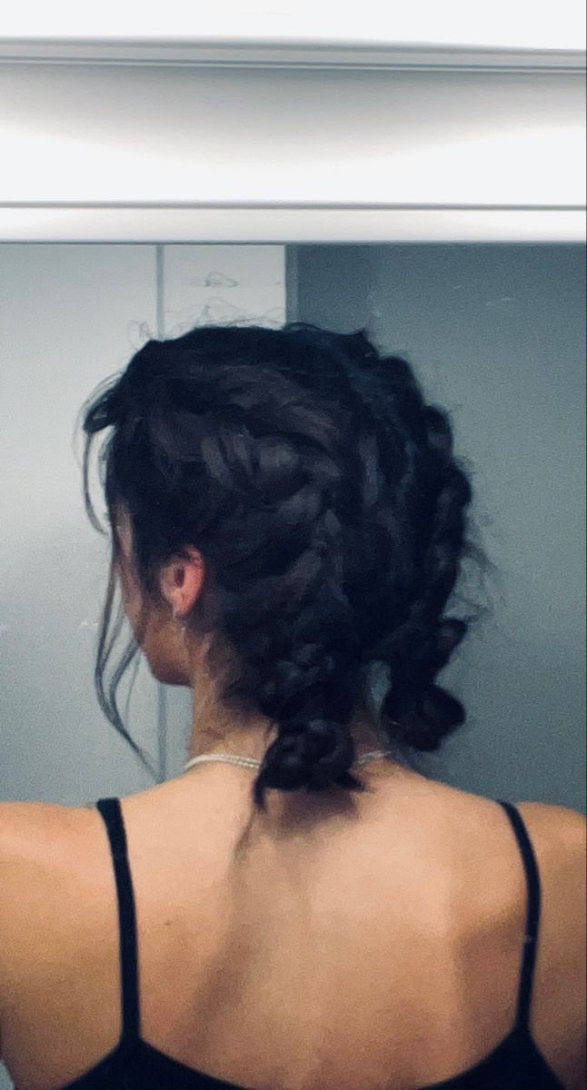 French braided low buns French Braid Bun Hairstyles, Braided Bun Black Hair, Braid Bun Hairstyles, French Braids Black Hair, French Braid Bun, French Braid Short Hair, French Braid Buns, Cute Wedding Hairstyles, Loose French Braids