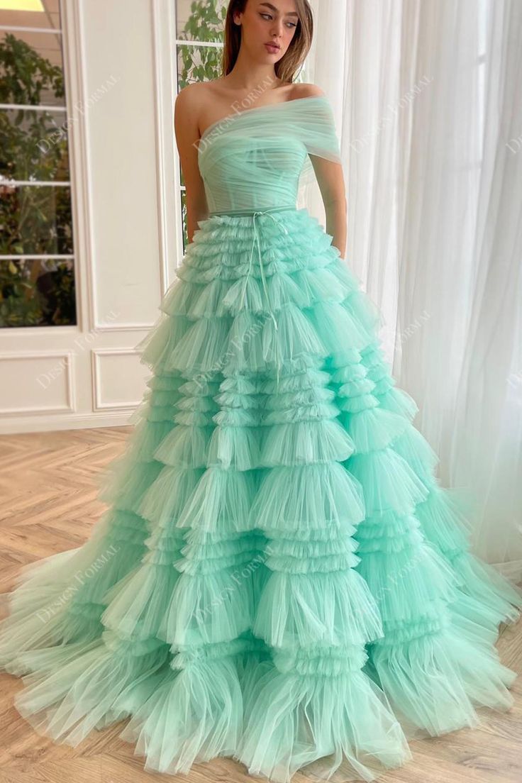 Elegant Feminine Outfits, Pretty Frocks, Teuta Matoshi, Prom Dress Trends, Cinderella Dress, Romantic Fashion, One Shoulder Prom Dress, Flowy Dresses, Dress With Pleats