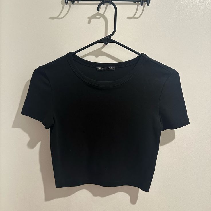 Brand : Zara Size : Small No Defects - Never Worn Thick And Non-Stretchy Basic Crew Neck Tops For Night Out, Casual Cropped T-shirt For Night Out, Chic Black Crop Top T-shirt, Black Fitted Crop Top Casual Style, Black Fitted Crop Top T-shirt, Black Short Sleeve Crop Top For Spring, Black Fitted Cropped T-shirt, Black Fitted Short Sleeve Crop Top, Casual Solid Color Shirt For Night Out