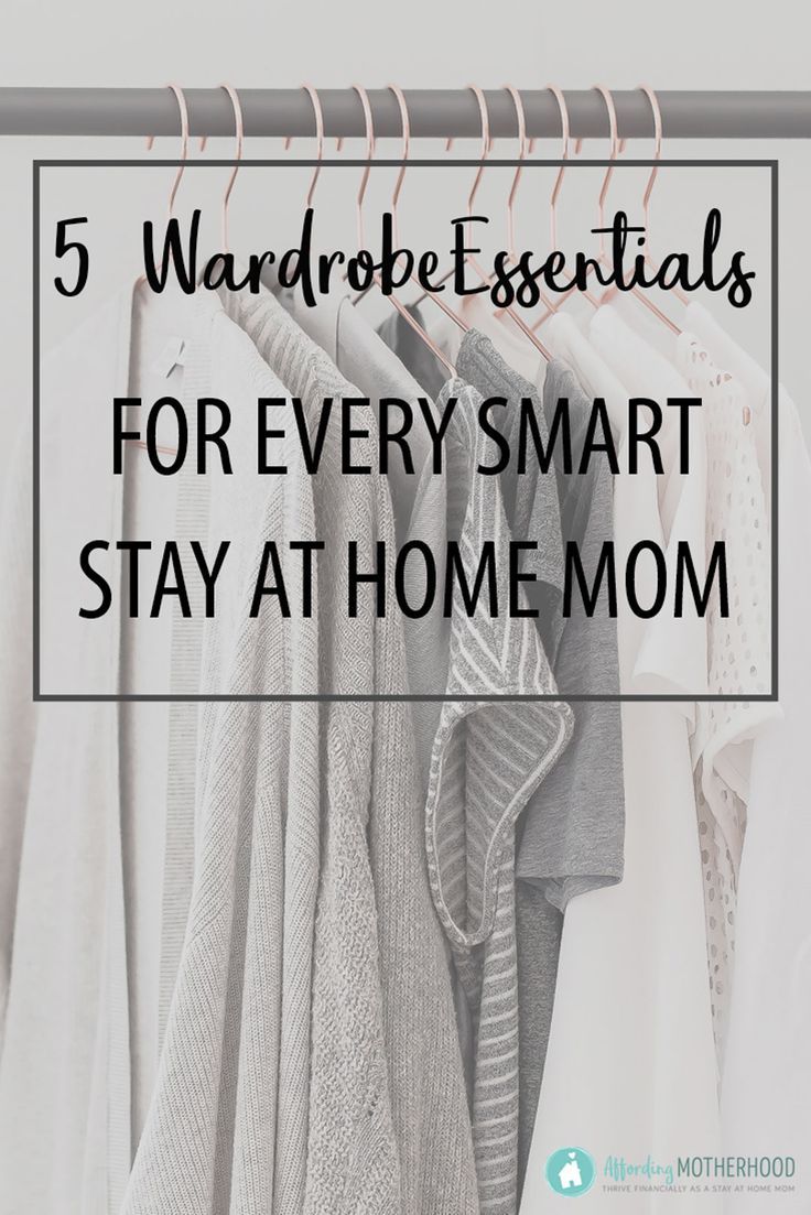 Mom Capsule Wardrobe, Perfect Capsule Wardrobe, At Home Outfits, Mom Wardrobe, Stay At Home Moms, Tied T Shirt, Minimalist Wardrobe, Stay At Home Mom, Fashion Mistakes