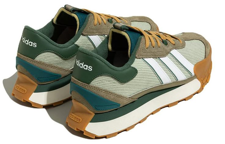 HP9827 Trending Adidas Shoes, How To Style Green Shoes, Dark Green Sneakers, Sneaker Head Men, Best Sneakers For Women, Adidas Shoes Outlet, Sneakers Green, Adidas Shoes Mens, Green Sneakers