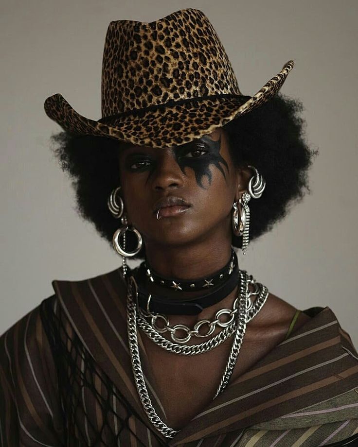 F U N K Y  T O W N  R O A D [swipe]  Toni Smith ahot by Ace Amir, styled by Jahulie  Elizalde, MUA by ChristynaKay...Love it! @spadestudios… Goth Cowboy, Billy Kidd, Cowboy Aesthetic, Black Cowboys, Black Cowgirl, Cowgirl Aesthetic, Afro Punk, Ex Machina, Black Excellence