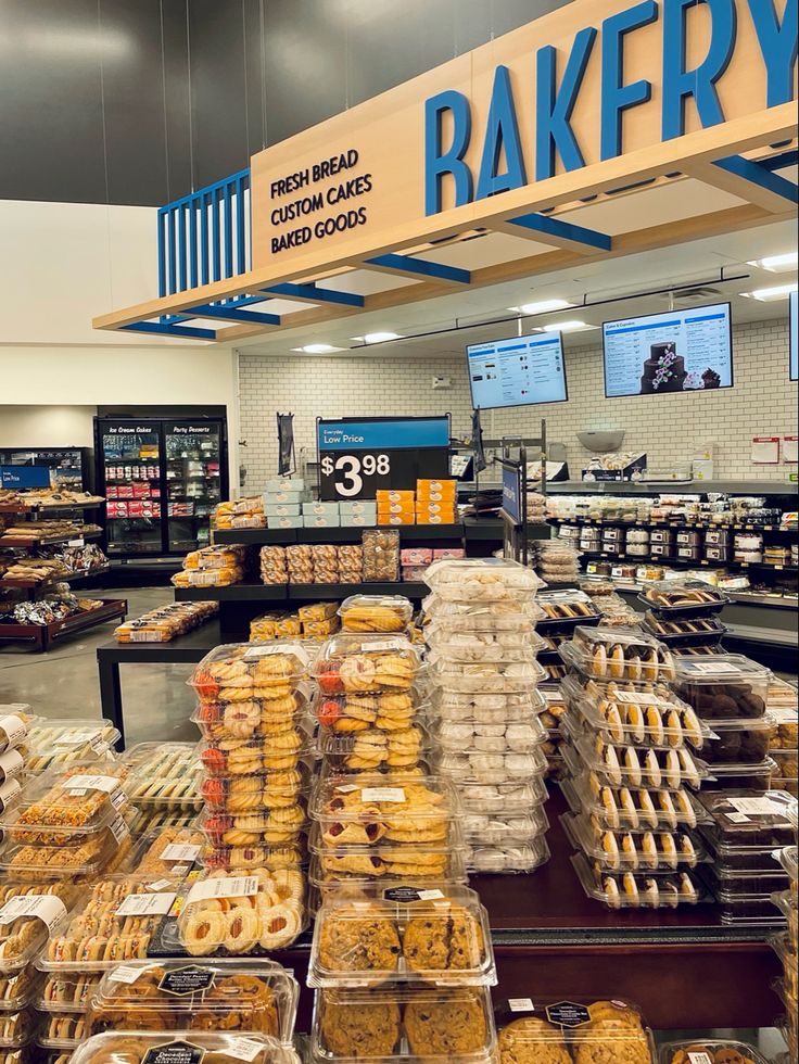 Cookies, Donuts 🍩 or cakes 🍰 
Low Prices at Walmart Walmart Aesthetic, Walmart Bakery, Walmart Cakes, America Food, Supermarket Design, Food Drinks Dessert, Fresh Bread, Favorite Snack, Food Obsession