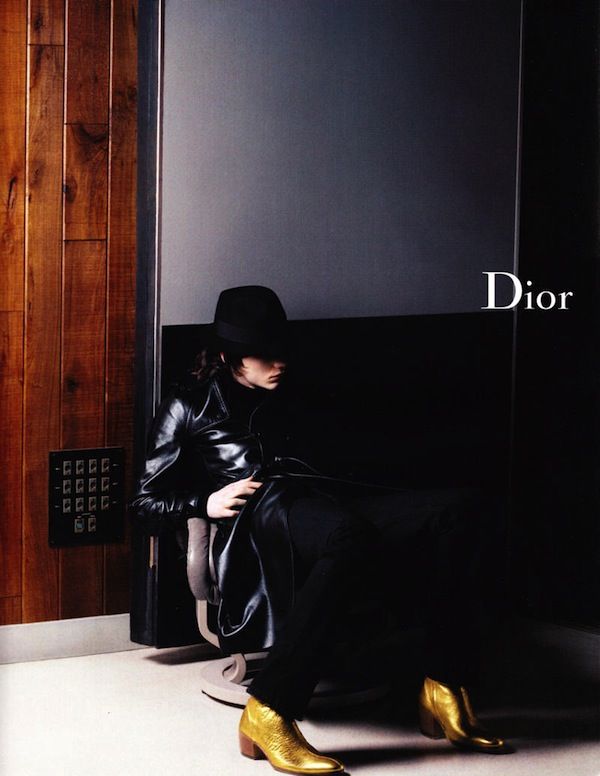 Dior-Hommes-gold-boots-Hedi-Slimane5 Dior Boots, Gold Boots, Black Wardrobe, All Black Fashion, Hedi Slimane, Rock Fashion, Fashion Campaigns, Daft Punk, Keith Richards