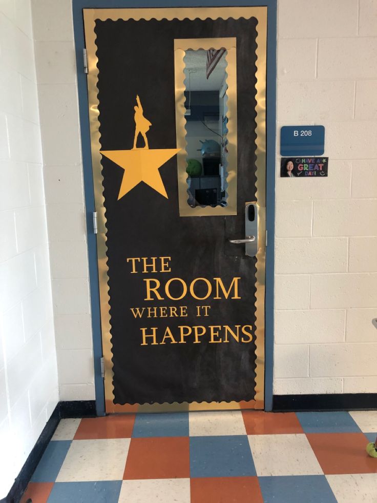 the room where it happens is decorated with a star