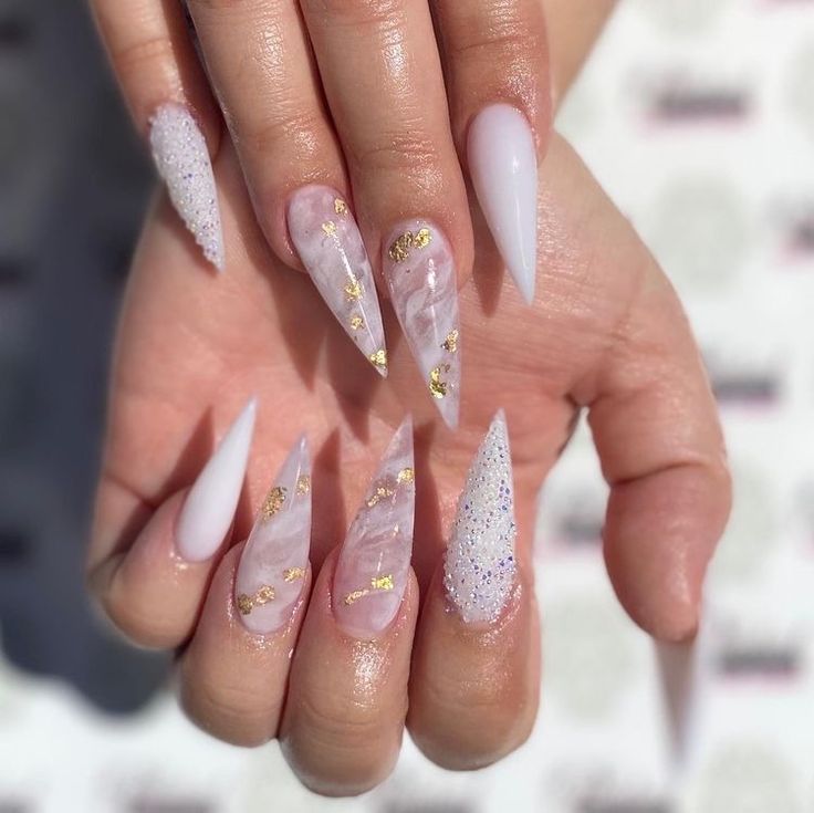 Pointy Acrylic Nails, White Stiletto Nails, Acrylic Nails Stiletto, Stilleto Nails Designs, Pointy Nails, Pointed Nails, Stiletto Nails Designs, Long Square Acrylic Nails, Bling Acrylic Nails