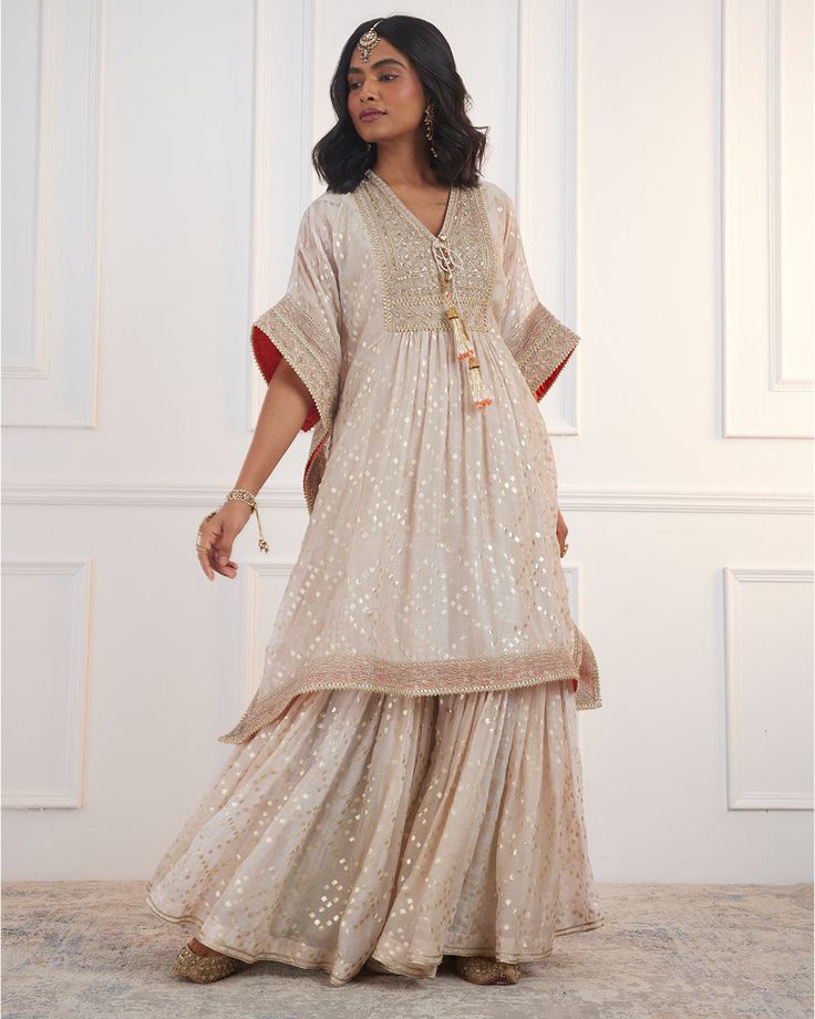 Sharara Outfits, Chic Summer Dresses, Dress Design Patterns, Trendy Dress Outfits, Dream Wedding Ideas Dresses, Designer Dresses Casual, Sharara Set, Indian Clothing, Indian Designer Outfits