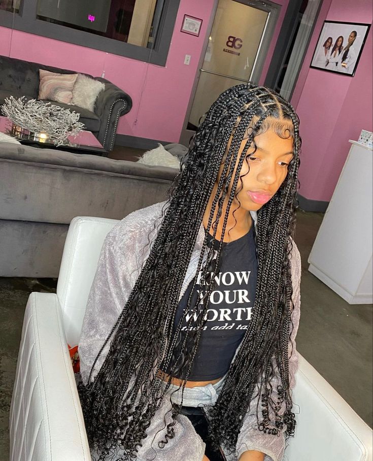 Boho Knotless Braids With Curls At The End, Bohemian Braids Curly Ends, Smeduiem Boho Knotless Braids, Small Boho Knotless Braids With Curly Ends, Bohemian Knotless With Curly Ends, Knot Less Goddess Braids, Bohemian Braids With Curly Ends, Goddess Braids Knotless Medium, Godddd Braids