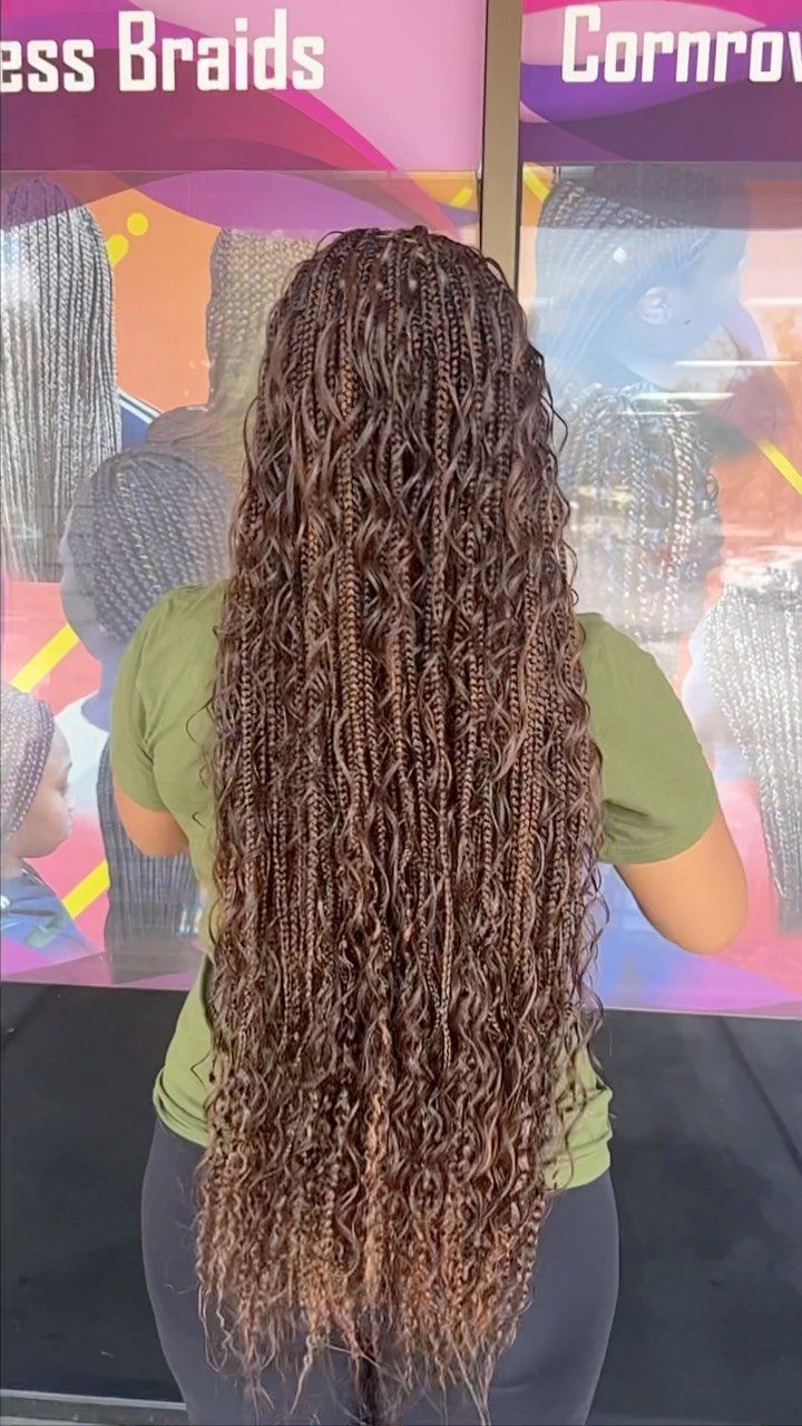 Fatima Braiding Studio | Butt-length knotless bohemian ✨💚 For any inquiries or to book an appointment call 678-334-6954✨( We’re closed on Wednesdays) *PLEASE… | Instagram Boho Braids With Color, Knotless Bohemian, Peekaboo Braids, Beach Braids, 4b Hair, Cute Box Braids, Bohemian Braids, Colored Braids, Fun Makeup