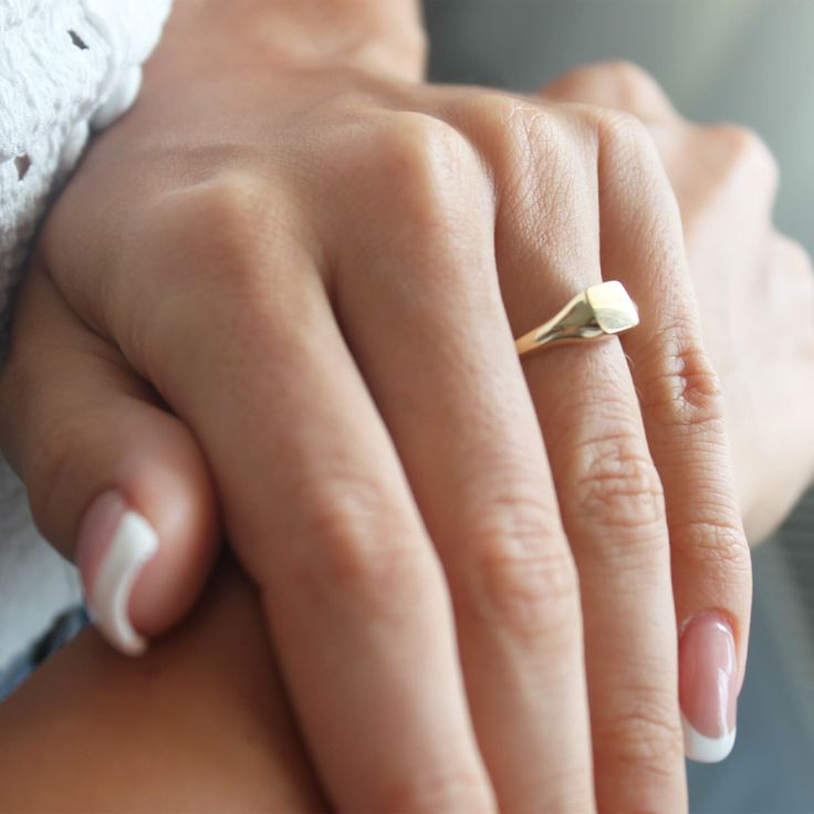 Gold Signet Ring 14k Solid Gold Square Signet Ring Handmade Fine Jewelry Gold Signet Pinky Ring Christmas Gift For Her Birthday Gift ▶ 𝙋𝙍𝙊𝘿𝙐𝘾𝙏 𝙁𝙀𝘼𝙏𝙐𝙍𝙀𝙎 * 14k Solid Gold Ring * Top Size : 5.95mm x 5.95mm ( 0.23 in) * Top Size height : 2.51 mm ( 0.09 in) * Three color options : White Gold - Yellow Gold - Rose Gold ❤️ This ring will look amazing on your graceful fingers! It is a gift that you can give your heart to your loved ones on anniversary, valentine's day and important days. A Signet Pinky Ring, Handmade Fine Jewelry, Gold Signet Ring, Solid Gold Ring, Twist Ring, Signet Rings, Gift For Her Birthday, Christmas Gift For Her, Domed Ring