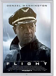 the poster for el vuelo starring denzel washington as an officer in the rain