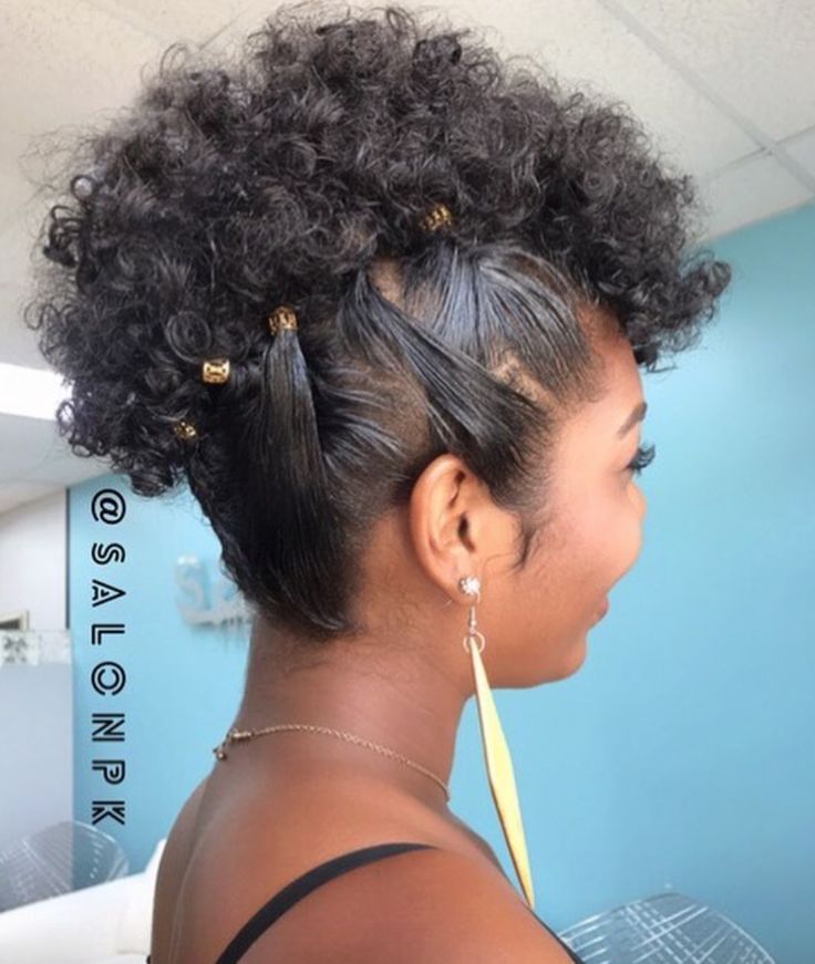 Afro Hairstyles For Black Women, Easy Updos For Medium Hair, New Natural Hairstyles, Natural Afro Hairstyles, Mohawk Hairstyles, Up Dos For Medium Hair, Pelo Afro, Peinados Fáciles Para Cabello Corto, Penteado Cabelo Curto