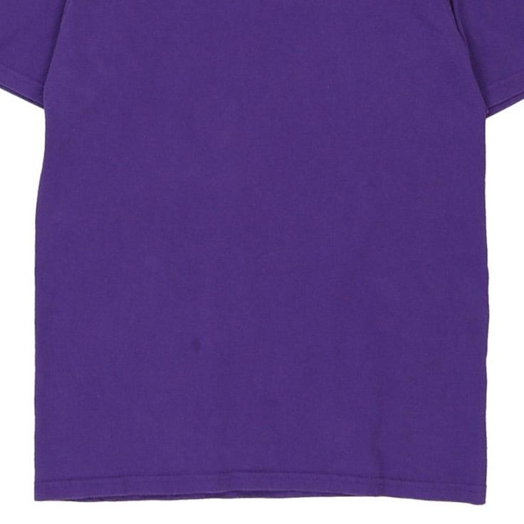 Description:Vintage purple Champion t-shirt, fits small.GENDER: mens CONDITION: good - mark on front as shown.STYLE: t-shirtERA: 1990sCOLOUR: purpleFABRIC: cotton Lavender Cotton T-shirt For Streetwear, Cotton Lavender T-shirt For Streetwear, Lavender Crew Neck T-shirt For Streetwear, Vintage Purple Cotton T-shirt, Basic Purple Crew Neck T-shirt, Purple Cotton T-shirt For Streetwear, Purple Short Sleeve T-shirt For Streetwear, Purple Screen Print T-shirt For Streetwear, Purple Cotton T-shirt With Screen Print