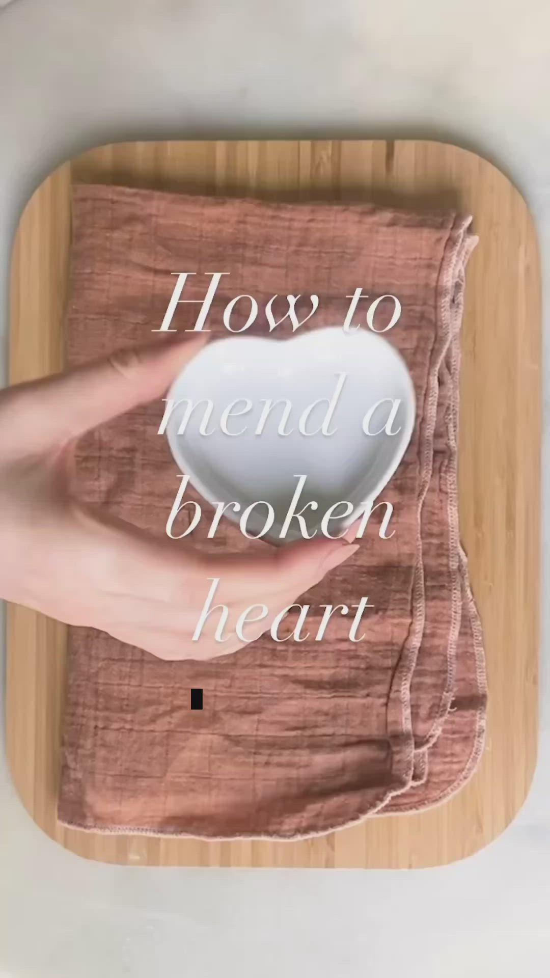  

Sound on ✨ for our DIY to mending a broken heart 

.
 • kintsugi, valentine’s day, kitchen dishware, heart plate, gal pal Valentine’s Day, valentine nails, valentine recipes, valentine crafts 
 • 

