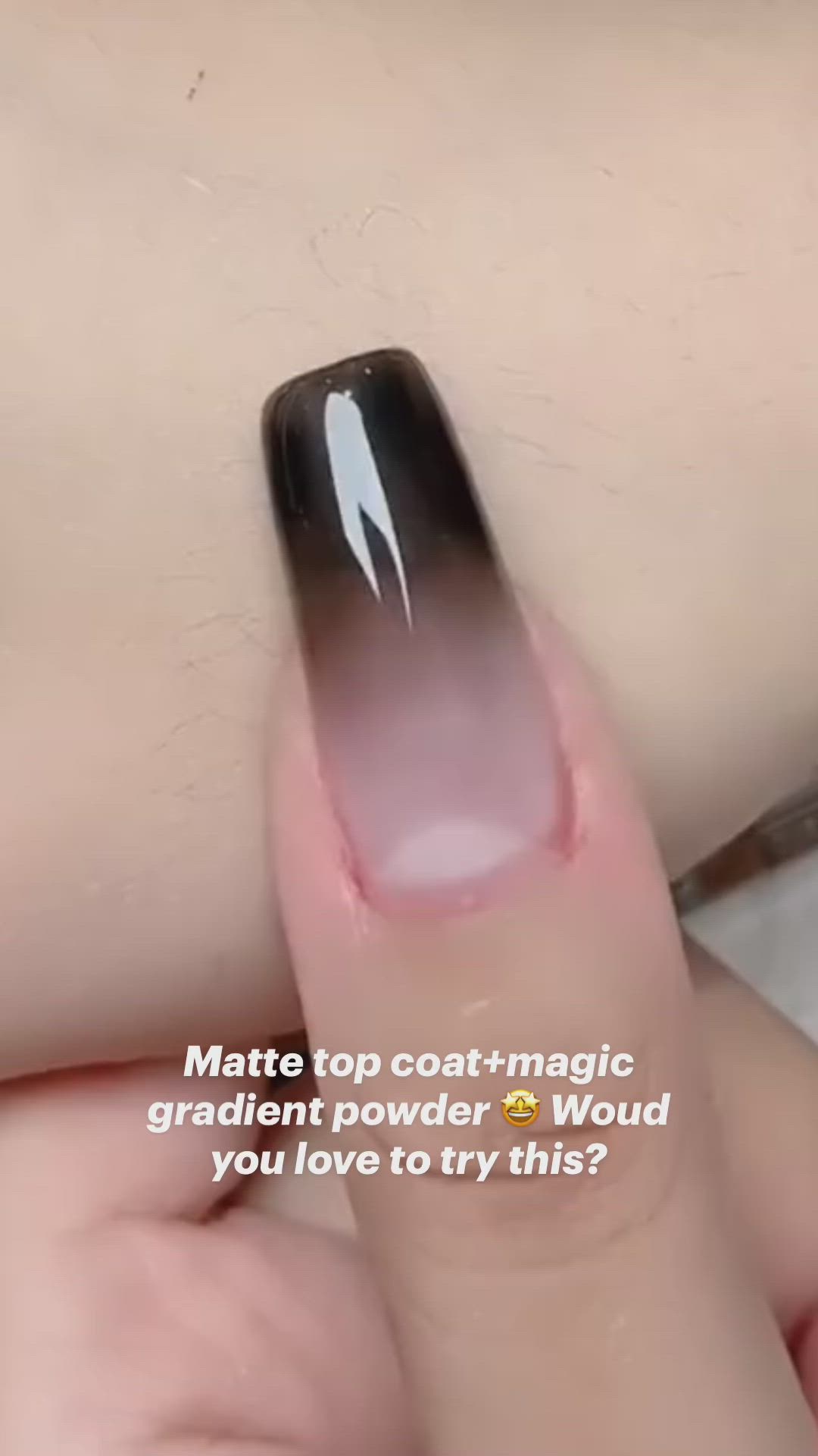 This contains an image of: Matte top coat+magic gradient powder 🤩 Woud you love to try this?