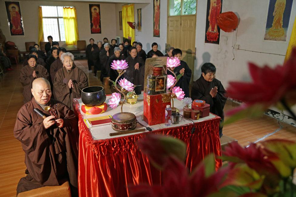 Chanting at the Xi Jiang temple