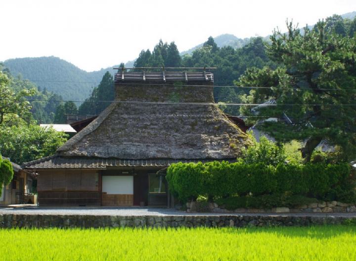 １日１組限定、築150年の茅葺き屋根の古民家に、暮らすように泊まりませんか？