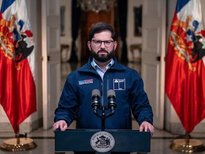 Gabriel Boric presidente de Chile durante el anuncio por la cadena nacional en el palacio de La Moneda, en Santiago (Chile). El 7 de octubre 2024.