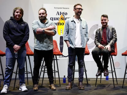 Integrantes de Supersubmarina durante la presentación de 'Algo que sirva como luz' en Madrid.