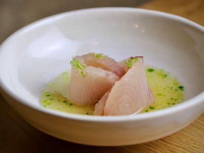 Hamachi amb salsa vierge del restaurant Àme de Barcelona.