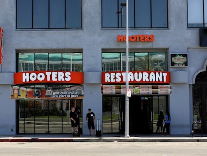 Un restaurante de la cadena Hooters en Los Angeles (California), en 2017.