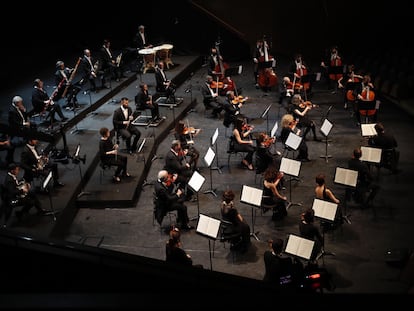 La Orquesta Sinfónica de Barcelona y Nacional de Cataluña actuando durante la presentación de la nueva temporada 2021-22 de L'Auditori.