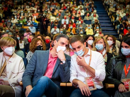 Pedro Sánchez y Juan Lobato en el último Congreso Regional del PSOE de Madrid.