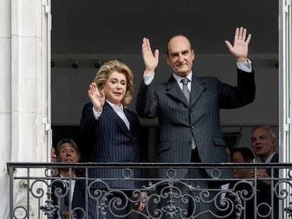 Catherine Deneuve y Denis Podalydès, en la película 'La mujer del presidente'.