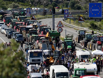 Protesta organizada por agricultores españoles en La Jonquera (Girona), el pasado mes de junio.