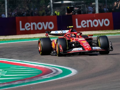 Carlos Sainz durante la clasificación del Gran Premio de Emilia Romaña.