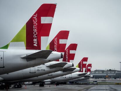 Aviones de la TAP en el aeropuerto Humberto Delgado de Lisboa, en abril de 2020, durante el parón provocado por la pandemia.