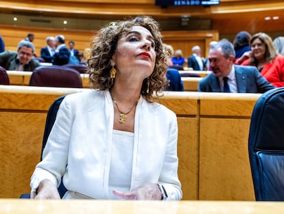 La vicepresidenta primera y ministra de Hacienda, María Jesús Montero, comparece en el Senado para dar cuentas sobre la financiación singular.