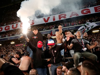 Los aficionados del Lille celebran el 1-0 tras el partido entre el Lille y el Real Madrid de la UEFA Champions League el pasado miércoles 2 de octubre en Francia.