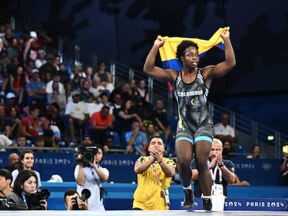 Tatiana Rentería celebra haber ganado medalla de bronce tras vencer a la ecuatoriana Génesis Reasco.